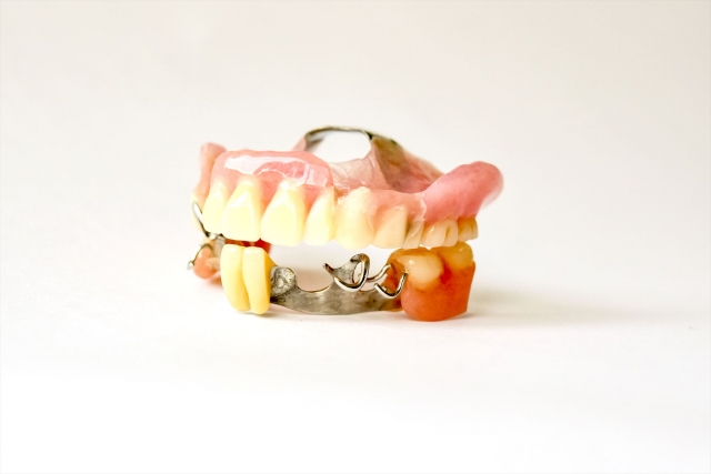 あまり知られていない自費診療の義歯の特徴とは？？