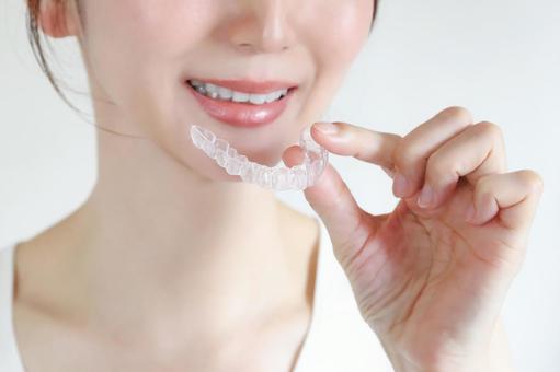 【徹底比較】マウスピース矯正とワイヤー矯正の違いは？自分に合う治療法を見極めよう