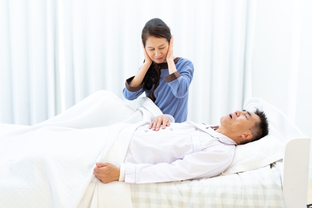 「いびき」は体からのサイン?見過ごせない睡眠時無呼吸症候群とお口の関係